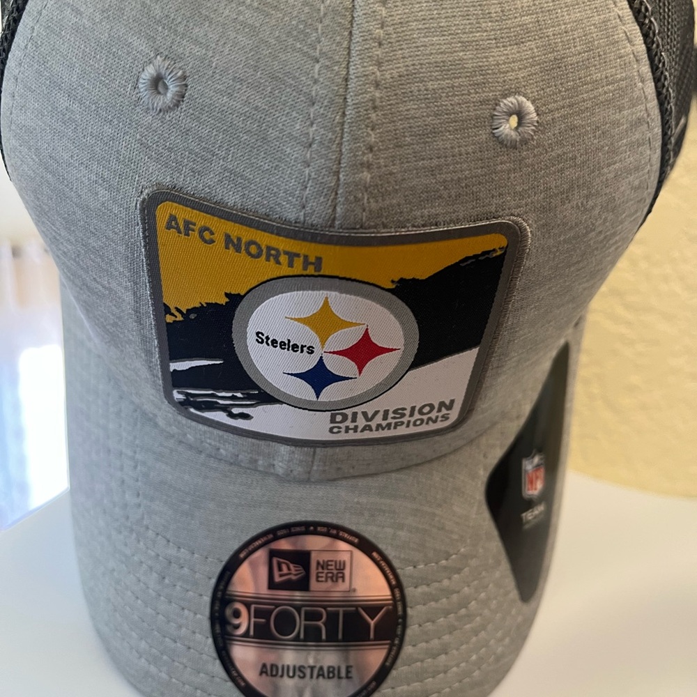 Ladies Pittsburgh Steelers Hat-NWT-REDUCED!